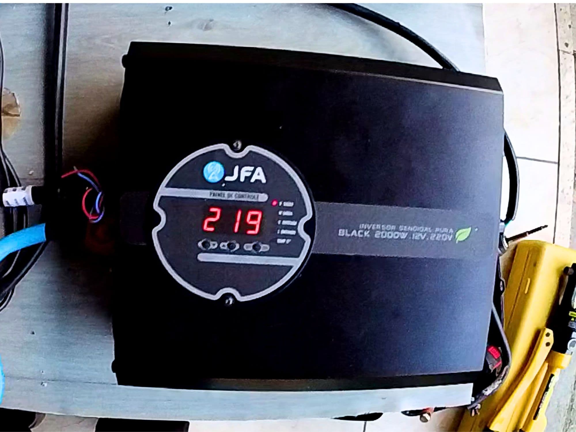 Inversor senoidal puro 2000W 12V — linha JFA Black